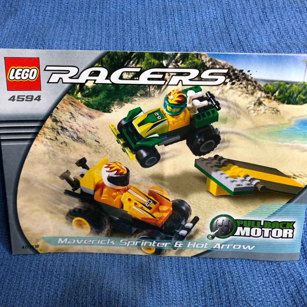 LEGO 4694 Racers with pull back motor. Maverick Sprinter and Hot Arrow cars.